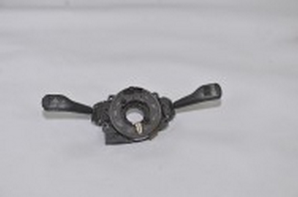 2 SERİSİ ÇIKMA PARÇA SİNYAL KOLU